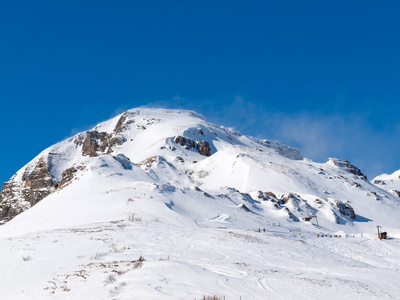 在阿尔卑斯山滑雪区域