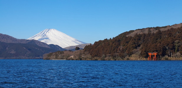 从神奈川县 prefacture 山富士和阿希湖