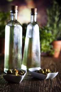 集合的橄榄油瓶
