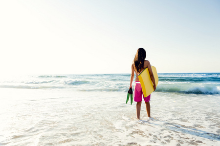 女孩与她的 bodyboard