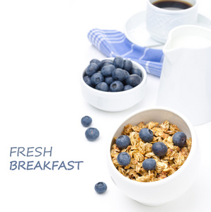 早餐与自制的麦片 蓝莓和黑咖啡