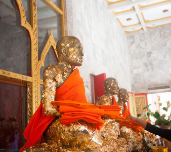 查龙寺，在 phuk 中最重要的寺庙佛像