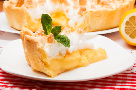 酥皮柠檬派图片