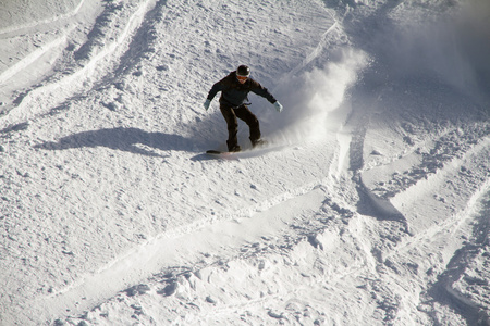 在山的单板滑雪 freerider