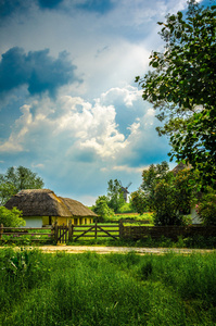 古代传统乌克兰农村小屋