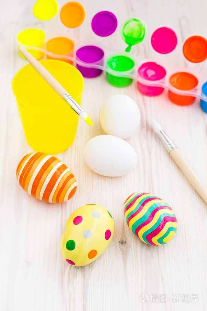 复活节彩蛋和画蛋过程