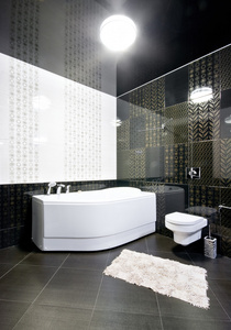 新的内饰的黑色和白色的浴室