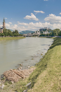 salzach 河通过萨尔茨堡，奥地利的路上