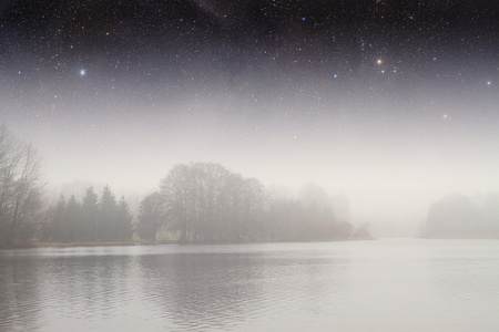 由美国国家航空航天局提供的这张图片的夜雾.elements