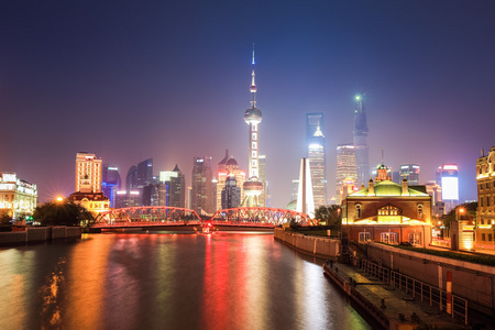 美丽在夜里上海风光图片