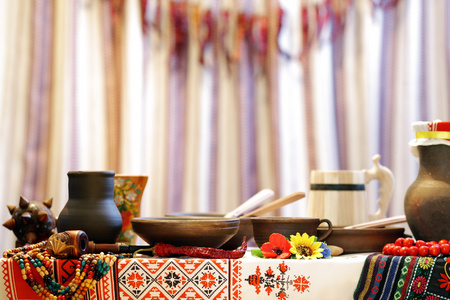 乌克兰的餐具放在桌上传统的风格