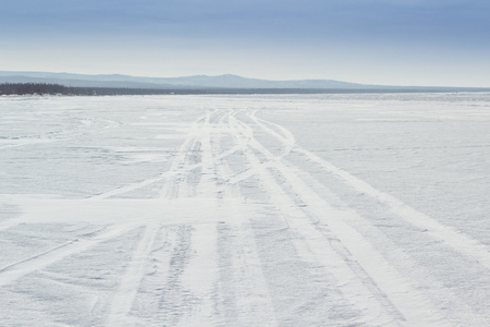 雪山 公路图片