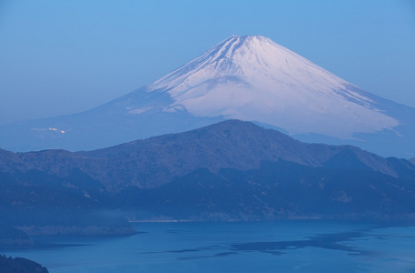 山富士在冬季