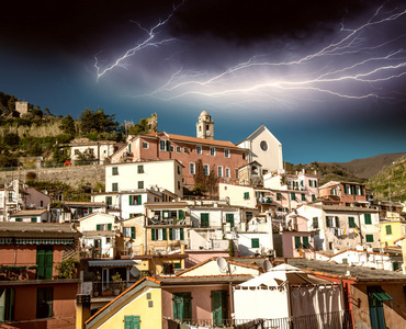 古雅村的 vernazza，五渔村