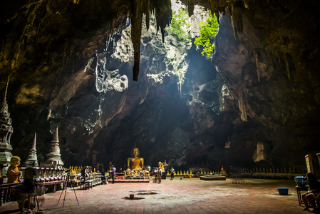 佛像洞穴里的 thailand1