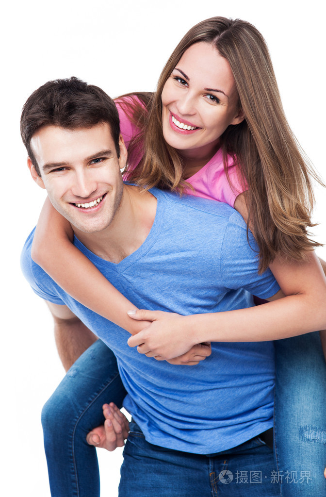 男人给女人背驮骑