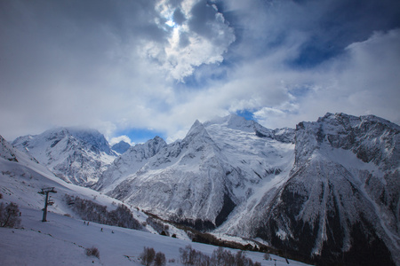 冬季雪山风景