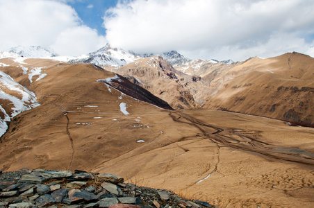 在冬天，格鲁吉亚卡兹别吉 gergeti 村