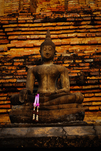 泰国的地标。古代佛像。素可泰历史 p
