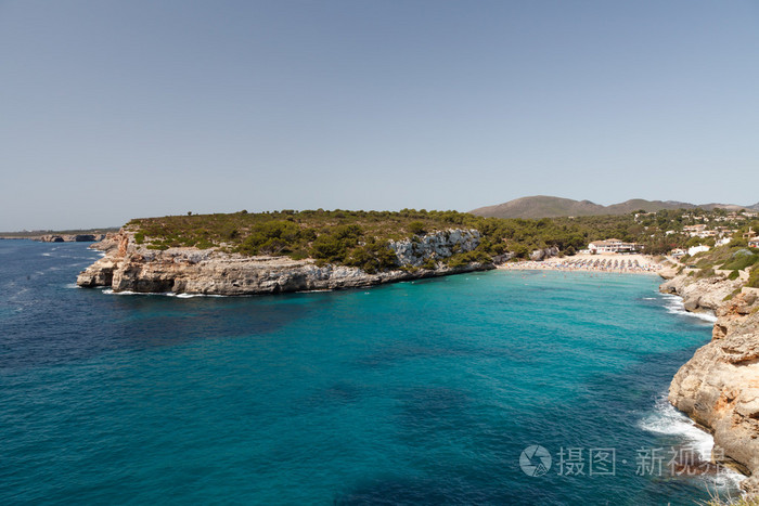 海岸线岩石