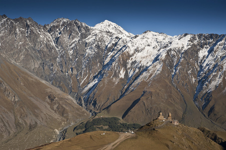 教会在高加索山脉
