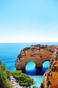 岩石形成的 marinha 海滩，阿尔加维，葡萄牙