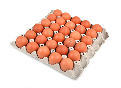 纸盘中的鸡蛋盘中炸红薯丸特写镜头盘中有番茄酱和奶酪的梨汁