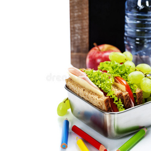 的第12个字母日本人食物寿司海报学校午餐带三明治和水果的午餐盒健康