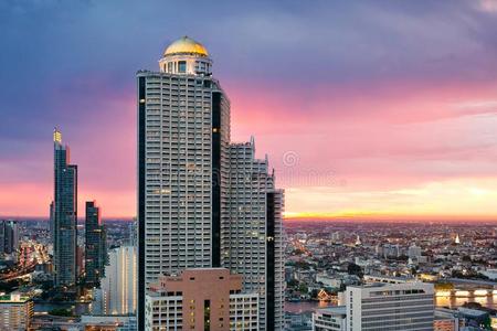 曼谷摩天大楼日落鸟瞰图