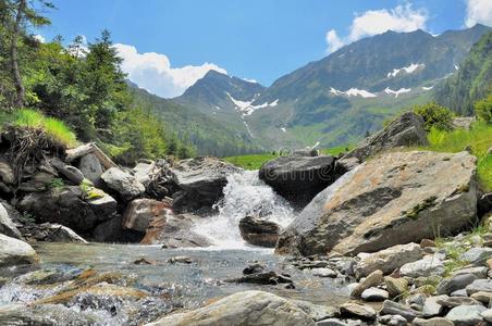 高山瀑布河