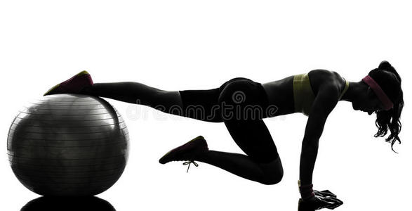 女子健身锻炼平板式体位轮廓
