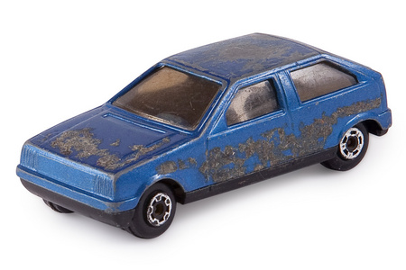 生锈的玩具图片