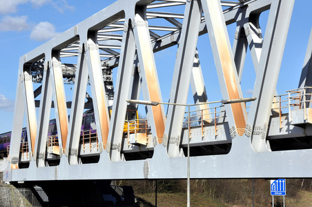 桁架桥沃伦桁架新型铁路桥梁照片