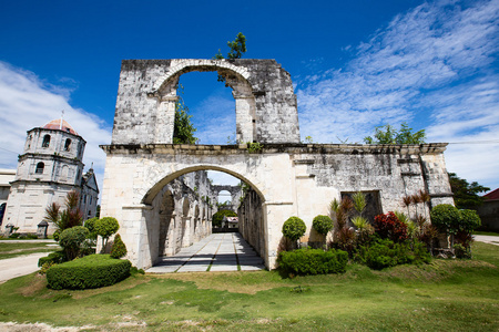 一个古老的巴洛克式教堂在奥斯洛布，菲律宾