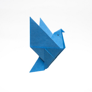 蓝色折纸鸟的外形