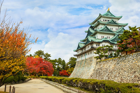 在秋天，在日本的名古屋城堡