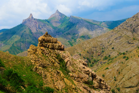 戏剧性山现场