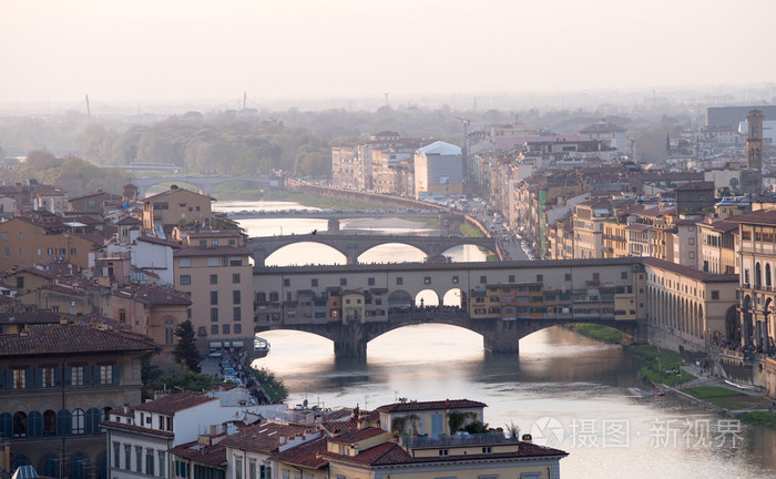 ponte vecchio 和佛罗伦萨城市景观