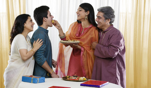 家庭庆祝 rakhi