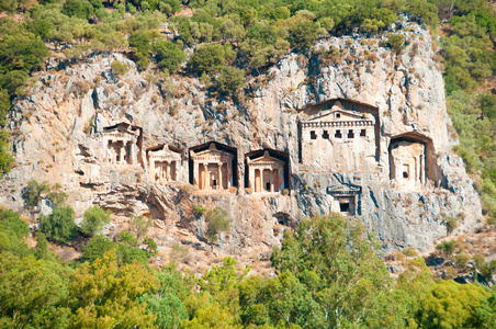 土耳其时利西亚墓葬   古代墓地在山上