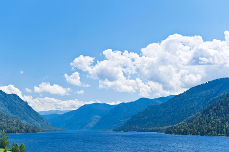 高山湖泊