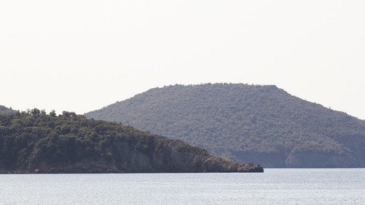 景观用水，岩石和土地爱琴海