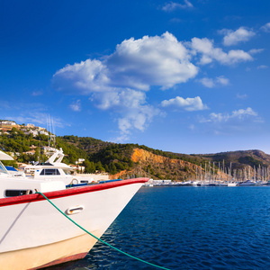 在西班牙阿利坎特港 javea xabia fisherboats