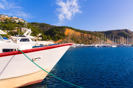 在西班牙阿利坎特港 javea xabia fisherboats