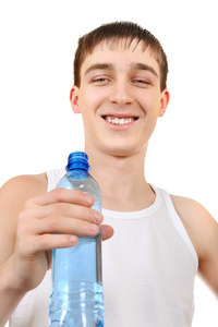 少年与瓶水