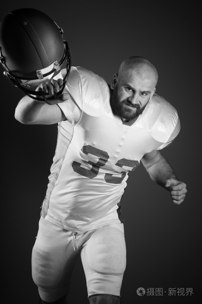 美式足球球员均匀工作室拍摄