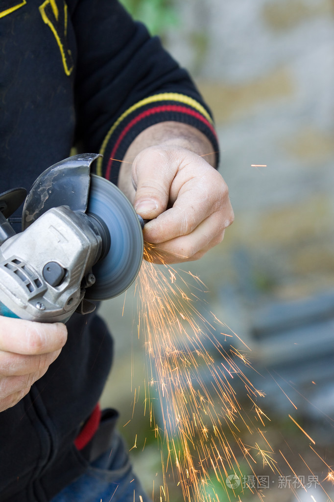 磨床的工匠照片-正版商用图片1fcyyj-摄图新视界