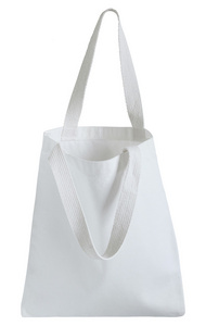 孤立与剪切路径的白色背景上的白色织物袋