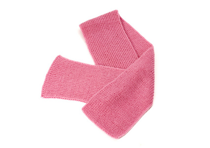 可爱的粉色冬季围巾安排得井井有条，