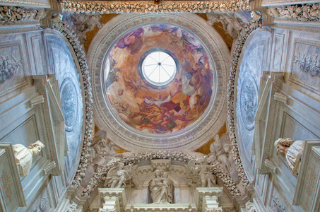 威尼斯，意大利2014 年 3 月 14 日 无伴奏合唱格雷 17 日冲天炉。。吉罗拉莫佩莱格里尼在教堂 san 中的壁画
